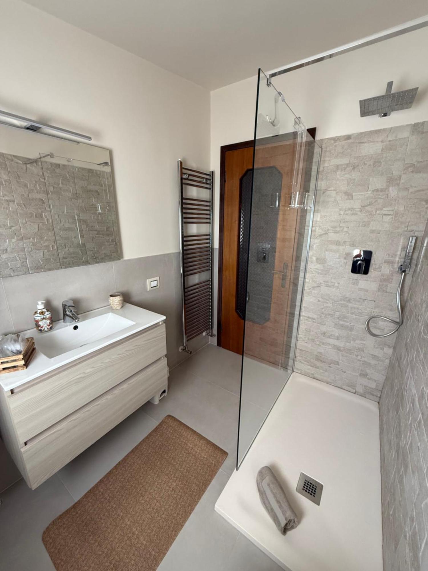 B&B Villa Mirella Casnate con Bernate エクステリア 写真